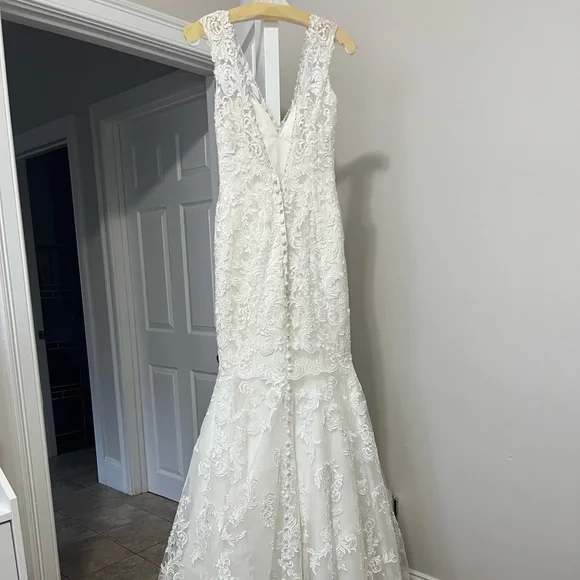 Allure Bridal - Picture 4 of 11